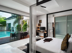 Crystal Pool Villa