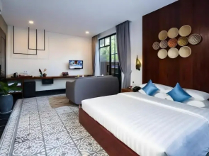 Room-deluxe Double Room With Patio or Ba