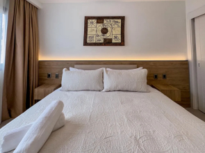 Gorgeous 2 BR Luxury Apartment