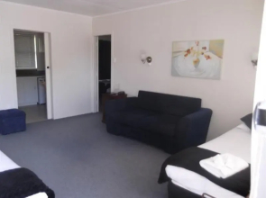Sequoia Acacia Lodge Motel - Hotel Accommodation Rotorua