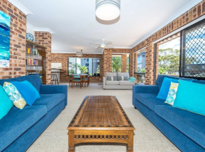 Columbia Close 2/9 - Nelson Bay