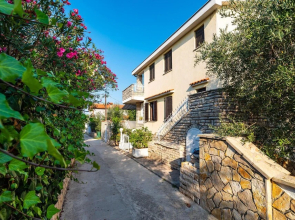 Awesome Apartment in Zdrelac With 3 Bedrooms, Wifi and Outdoor Swimming Pool