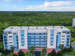 Oceanwalk Jr Penthouse Across From Pool Tennis Shuffleboard Walk to Beach Ow7 207