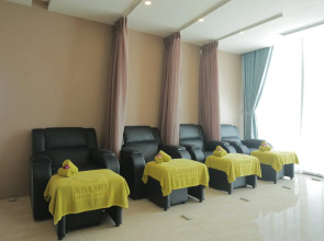 Yarra Ocean Suites Danang