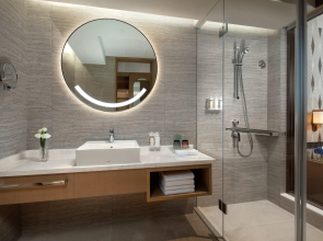 Holiday Inn Wuxi Central Station by IHG
