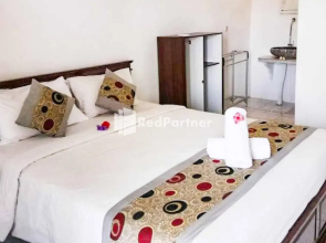 Reynold Artha Guest House RedPartner