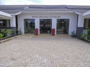 Ritzy Arcadia Cottages