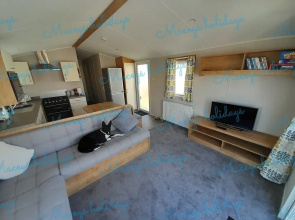 Pet Friendly Caravan in Walton on the Naze