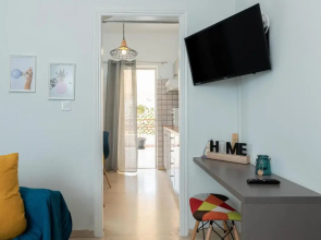 Loutraki apartment Greek open house