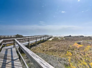 Private Beach + Oceanfront Balcony: Freeport Home