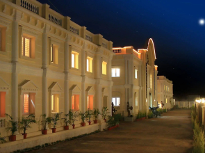 Hotel Kumararraja Palace