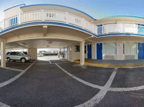 Downbeach Inn