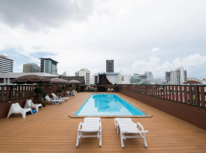 True Siam Rangnam Hotel