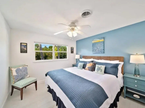 Mau Maus Cottage 3 Bedroom Home by RedAwning