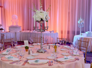 Hyatt Regency Buffalo / Hotel and Conference Center