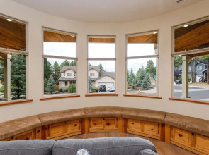 Ponderosa Retreat 4 Bedroom Home by Redawning