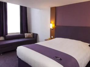 Premier Inn Luton South (m1, J9)
