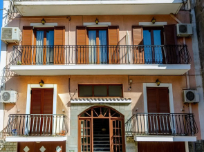 Nikos' Garden Apartment