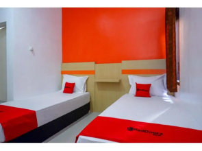 RedDoorz Syariah near Alun Alun Kota Rembang