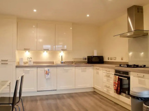2 Bedroom Flat In Inverleith