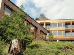 Welcoming Apartment With Infrared Sauna, Terrace, Garage