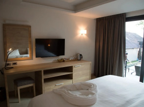 15 Palms Beach Resort