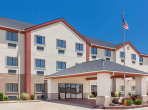 Days Inn & Suites by Wyndham McAlester