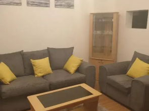 Lovely 2 and 1 bedroom guest units Karen