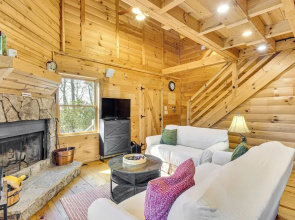 3 Mi to Dtwn Clayton: Cabin w/ Trail Access!