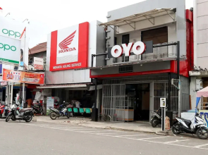 Monalisa Residence And Cafe by OYO Rooms