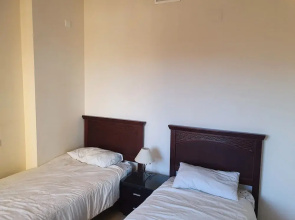 3 Bed Penthouse - Sleeps 8 - Pool - Sea View