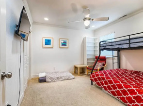 Peaceful Petaluma Getaway w/ Deck + Grill!