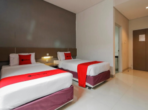 RedDoorz near Goa Sunyaragi