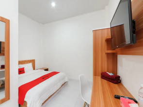 RedDoorz Plus Syariah near Mall Boemi Kedaton Lampung