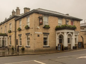 Norfolk Arms Hotel
