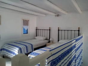 Semi-detached House on the Heights of Parikia - Exceptional View of the Cyclades
