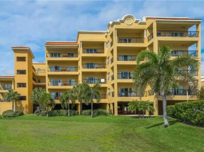 207 - Palms of Treasure Island