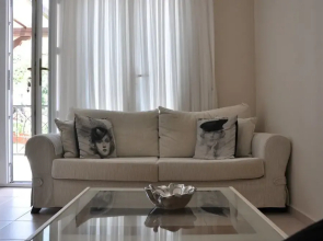 Begonvilla Apart D2 by Angel Rentals