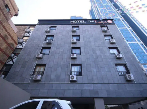 The Lazzi Hotel Gupo