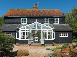Navigation Cottage on the Historic Sea Lock Overlooking the Nature Reserve