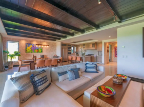 Amazing 3 Bedroom Condo