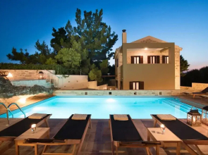 Phaistos Villas - Villa Erato Poolside Luxury Gem