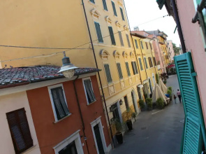 Suite Carla Lovely Apartment in Pietrasanta Center