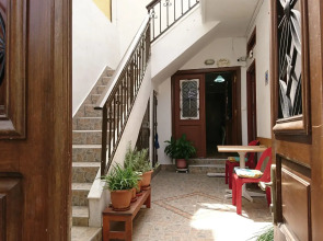 Eleni Rooms