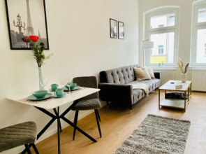 Stilvolles Apartment in zentraler Lage - Netflix, Queensize-Bett, Altbaustil, Küche und ÖPNV-Anbindung