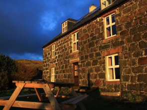 Glebe Barn - Hostel