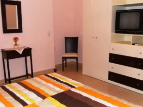 Omorfi Poli Apartment