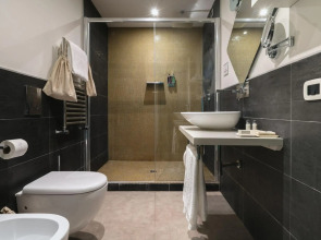 Montenapoleone Suites