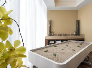 The Retreat Palm Dubai MGallery by Sofitel