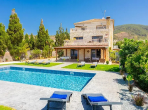 Villa Beach Heaven in Pomos